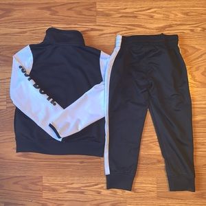 Nike Matching Sets - Nike Black & White Matching Sweatsuit Nike Matching Sets - Nike Black & White Matching Sweatsuit